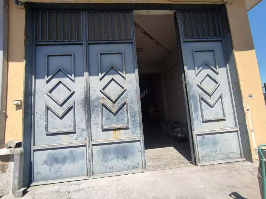 Immagine 9 di Magazzino in vendita  a Belpasso