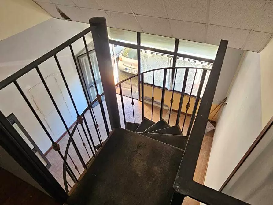 Immagine 9 di Magazzino in affitto  in Via Antonio Gramsci 59 a Gravina Di Catania