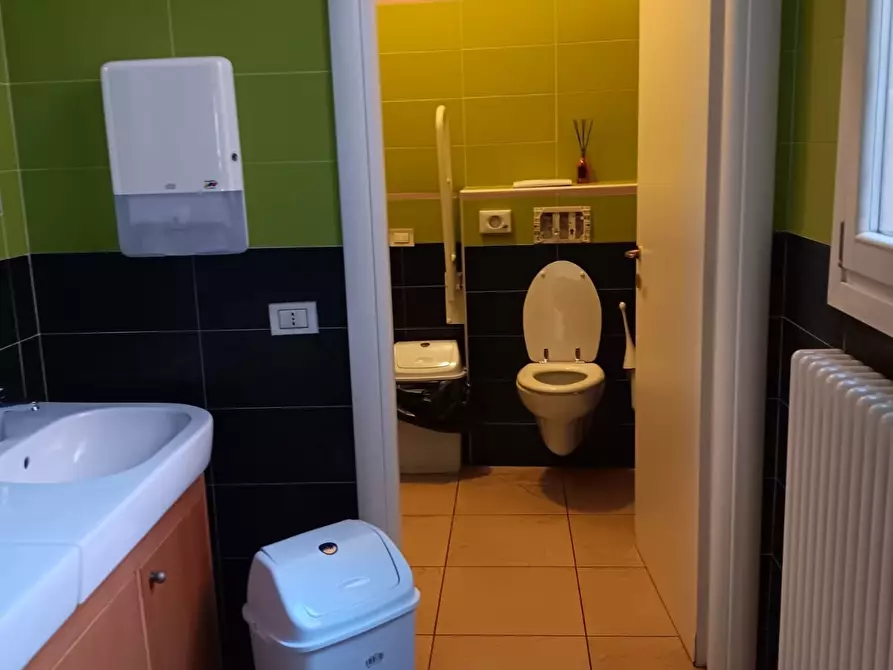 Immagine 13 di Bar / Ristorante in vendita  in Via Emilia Est 157 a Castelfranco Emilia