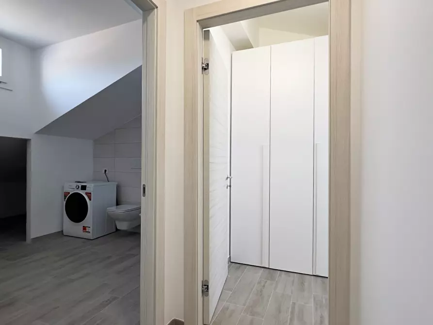 Immagine 10 di Magazzino in affitto  in Viale Crotone 147 a Catanzaro