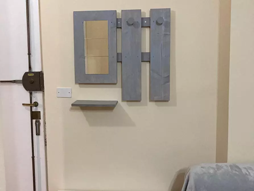 Immagine 13 di Bilocale in vendita  in Via Santhià 49 a Torino