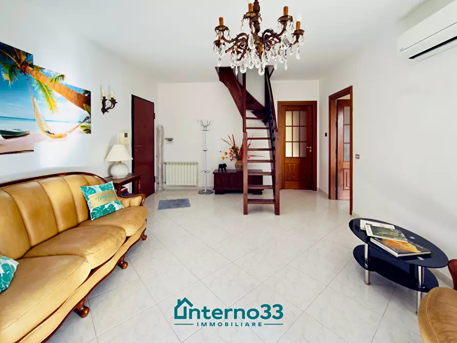 Immagine 10 di Attico in vendita  in Via Cerreti 21 a Santo Stefano Di Magra