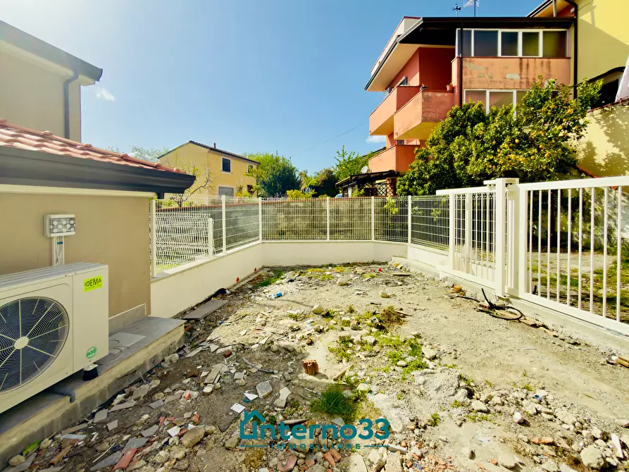 Immagine 9 di Casa semindipendente in vendita  a Sarzana