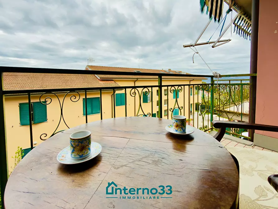 Immagine 9 di Quadrilocale in vendita  a Sarzana