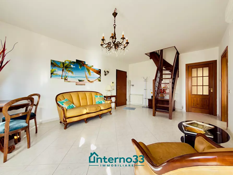 Immagine 11 di Attico in vendita  in Via Cerreti 21 a Santo Stefano Di Magra