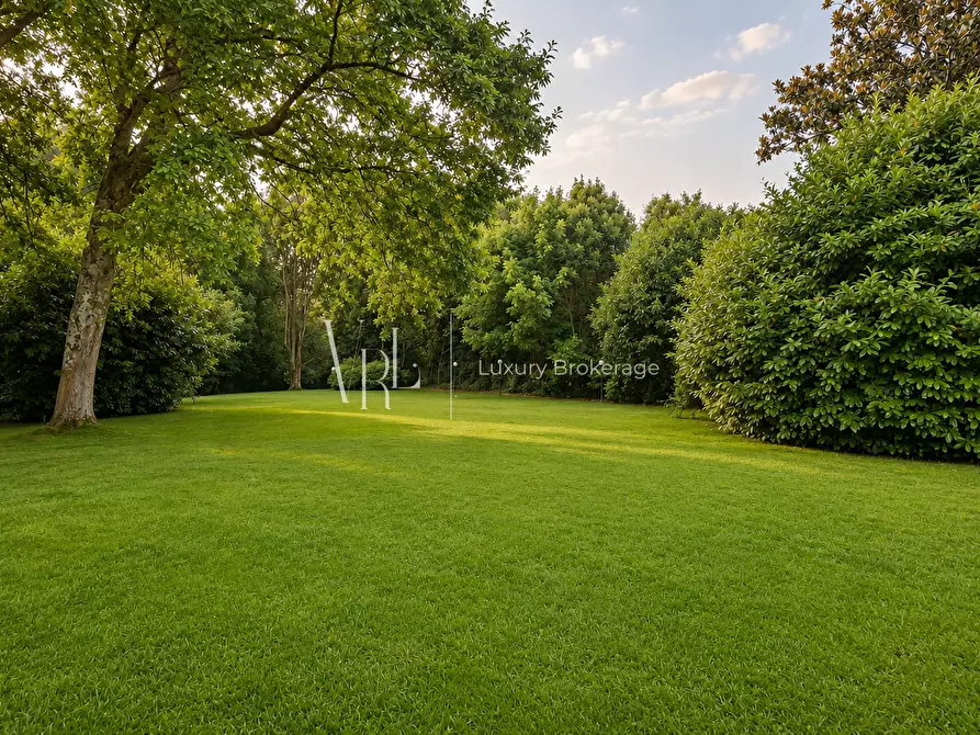 Immagine 5 di Villa in vendita  a Roma