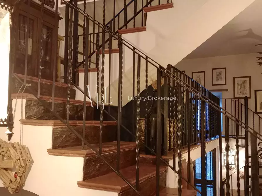 Immagine 12 di Palazzo in vendita  a Arezzo
