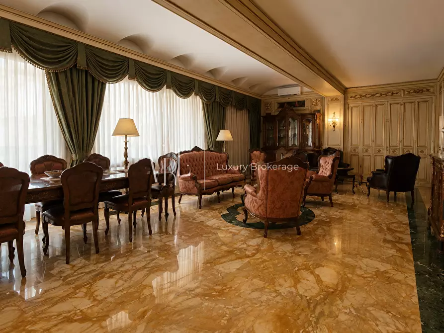Immagine 10 di Villa in vendita  a Roma