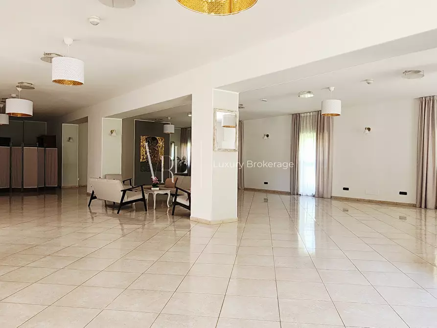 Immagine 8 di Residence in vendita  in Via Appia Antica a Roma