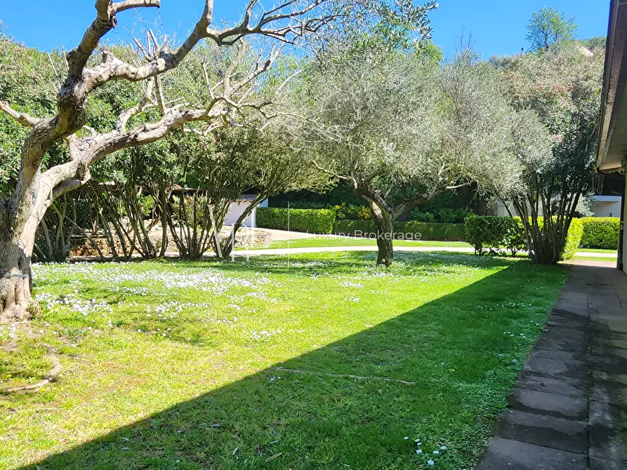 Immagine 5 di Residence in vendita  in Via Appia Antica a Roma