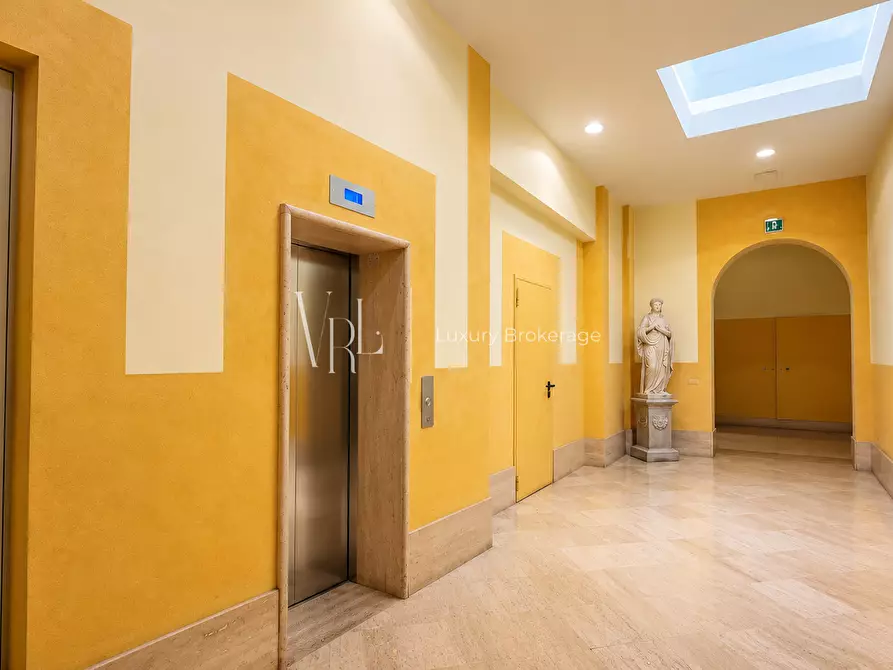 Immagine 4 di Ufficio in affitto  a Roma