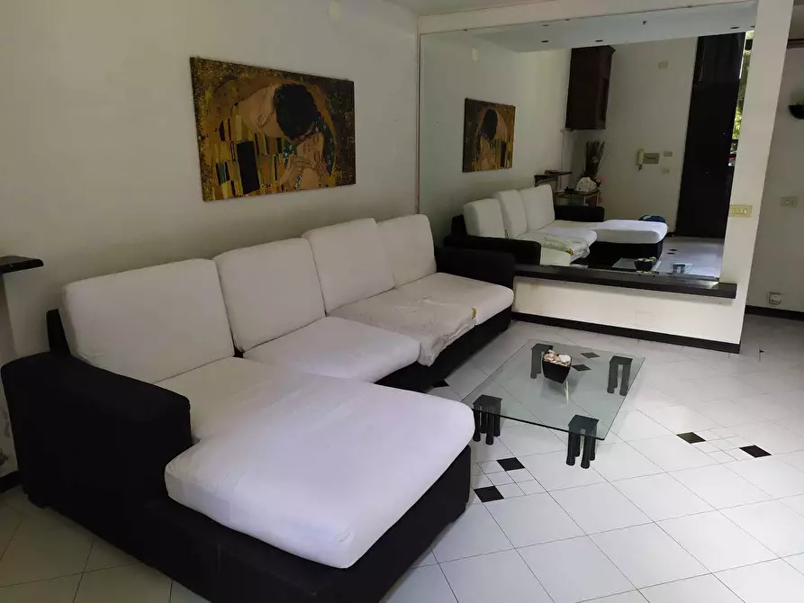 Immagine 3 di Porzione di casa in affitto  a Viareggio