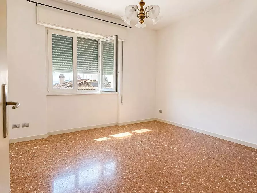 Immagine 6 di Porzione di casa in affitto  a Viareggio