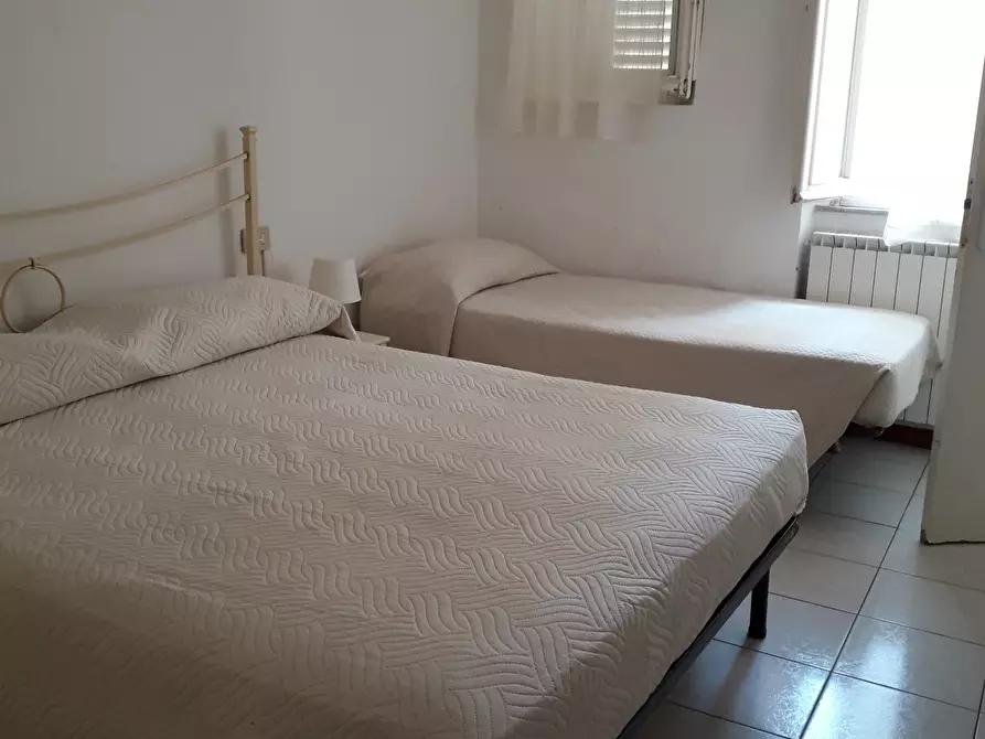 Immagine 9 di Bilocale in affitto  a Viareggio