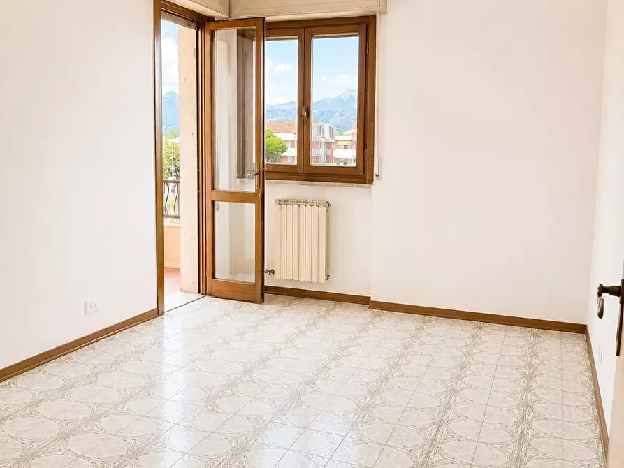 Immagine 7 di Quadrilocale in vendita  a Viareggio