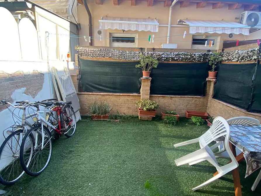 Immagine 10 di Trilocale in affitto  a Viareggio