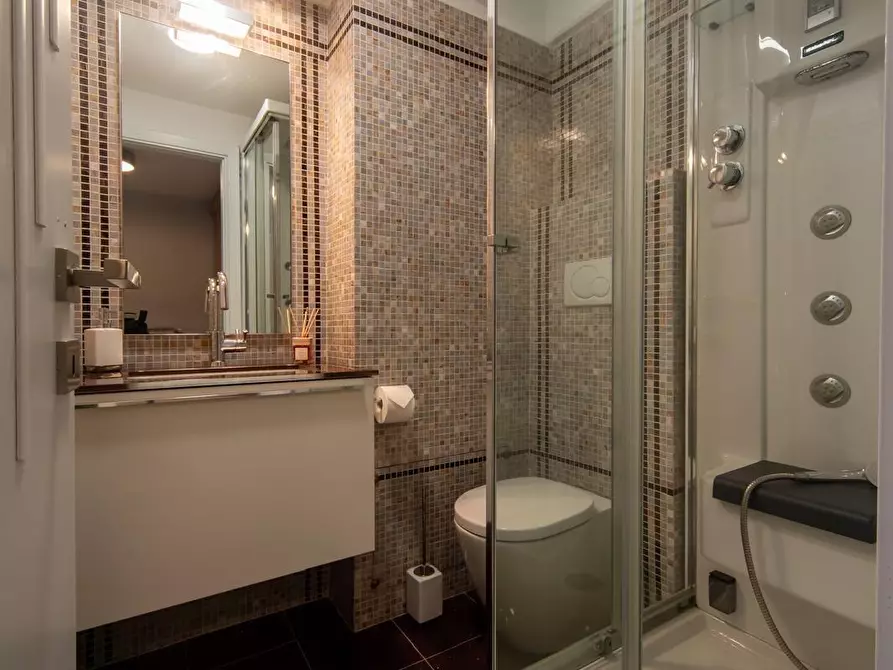 Immagine 20 di Quadrilocale in vendita  a Viareggio