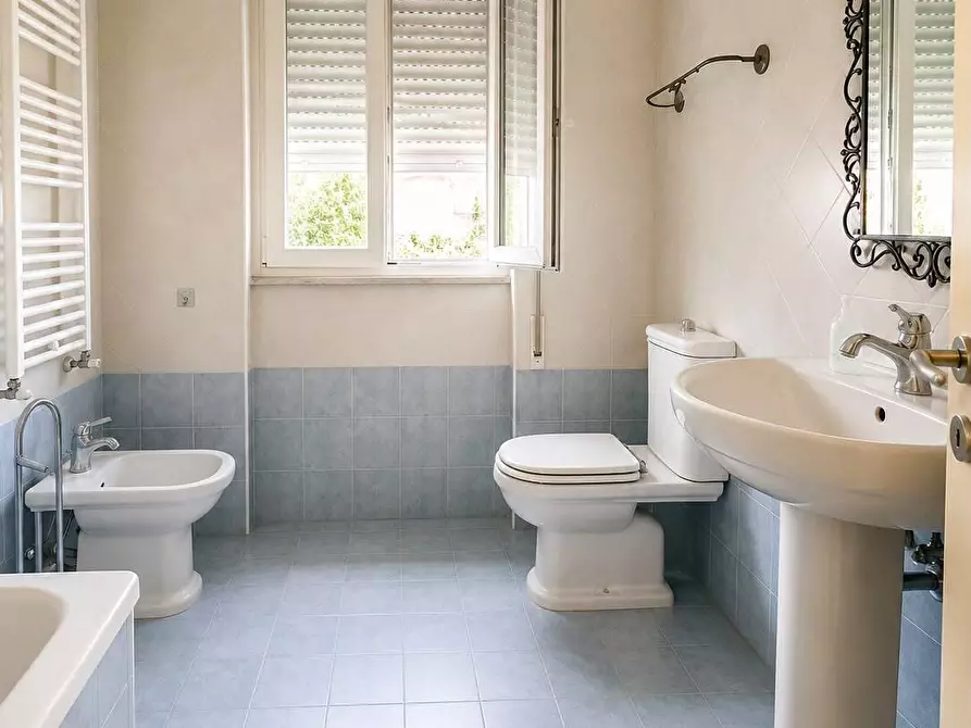 Immagine 7 di Porzione di casa in affitto  a Viareggio