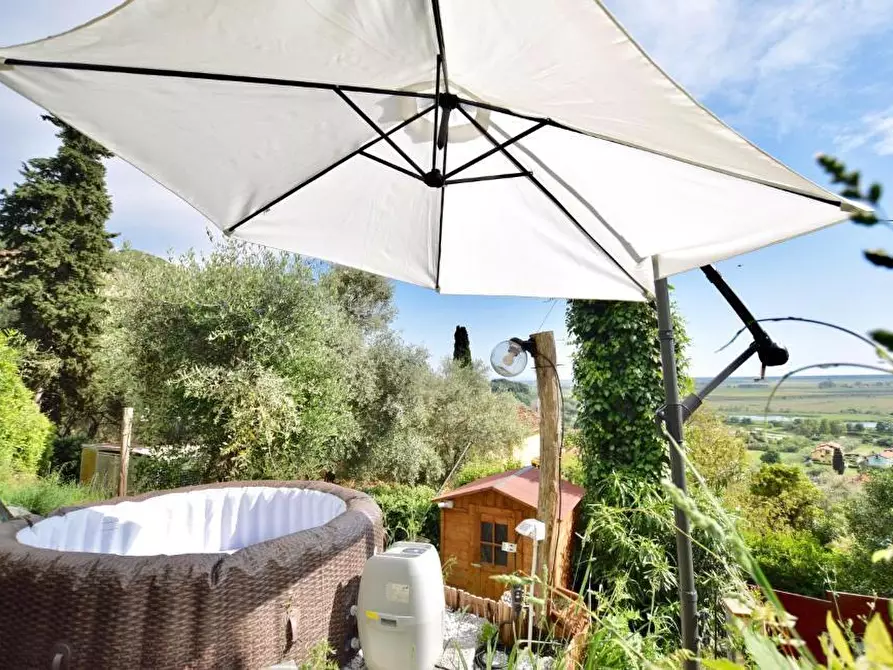 Immagine 9 di Porzione di casa in vendita  a Massarosa