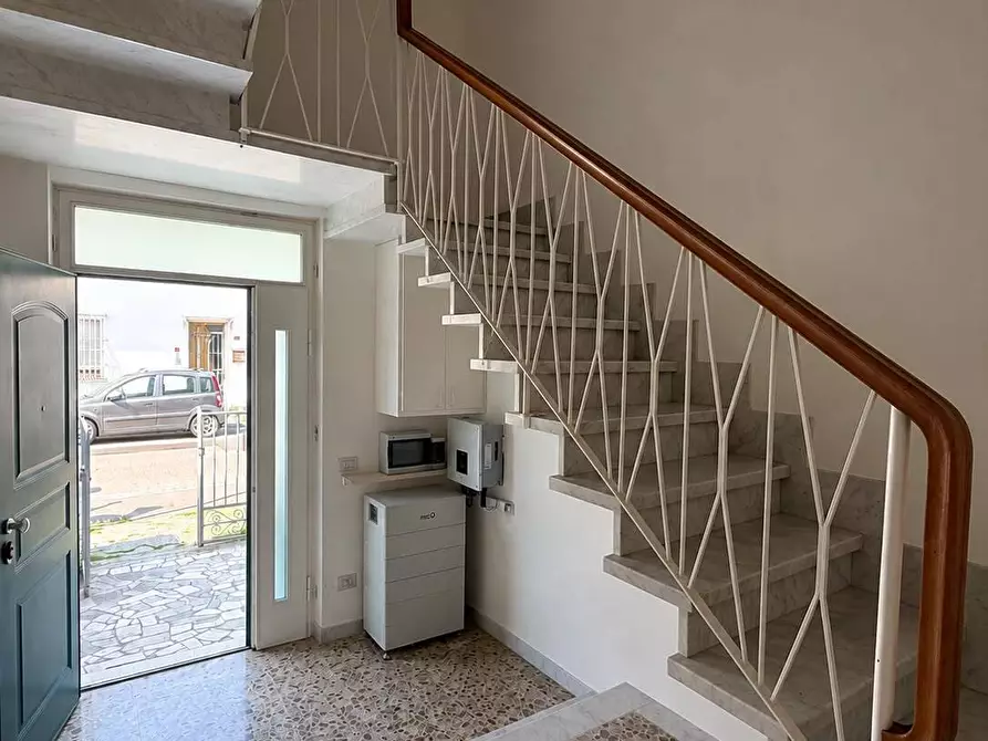 Immagine 16 di Porzione di casa in affitto  a Viareggio