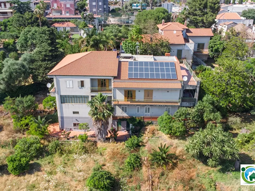 Immagine 5 di Villa in vendita  in Via Roma 29 a Sant'agata Li Battiati