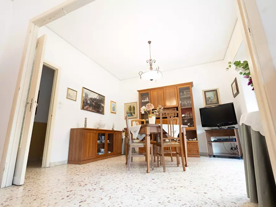 Immagine 6 di Pentalocale in vendita  in Via Caronda 178 a Catania