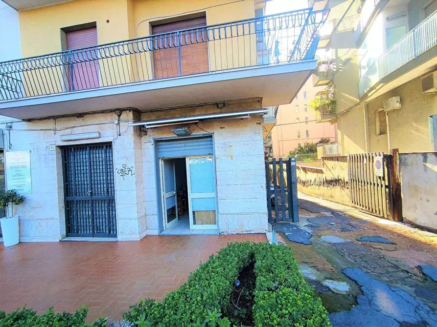 Immagine 7 di Locale commerciale in vendita  a Catania