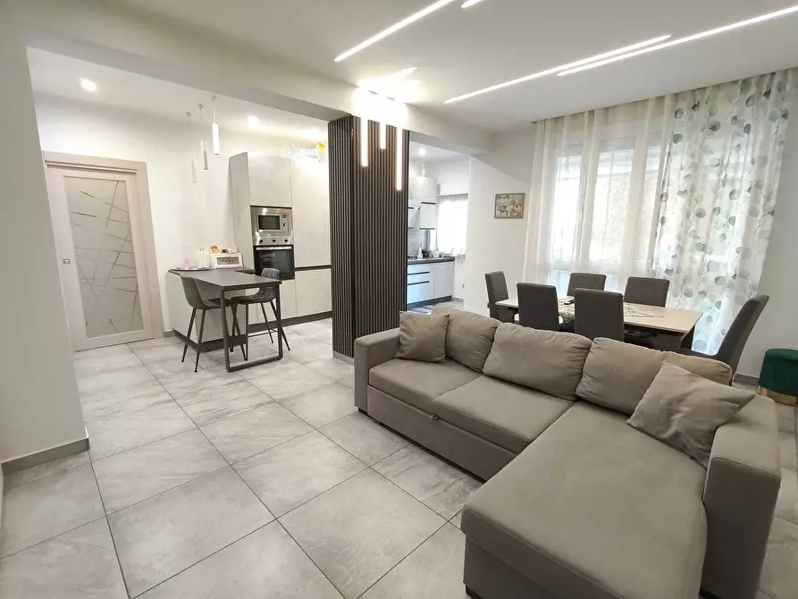 Immagine 1 di Trilocale in vendita  in Via Largo Calabria a Catania