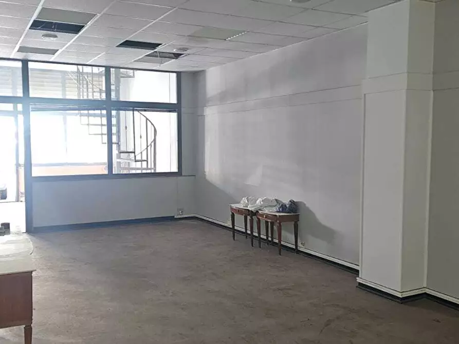 Immagine 1 di Magazzino in affitto  in Via Antonio Gramsci 59 a Gravina Di Catania