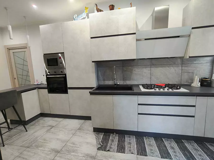 Immagine 10 di Trilocale in vendita  in Via Largo Calabria a Catania