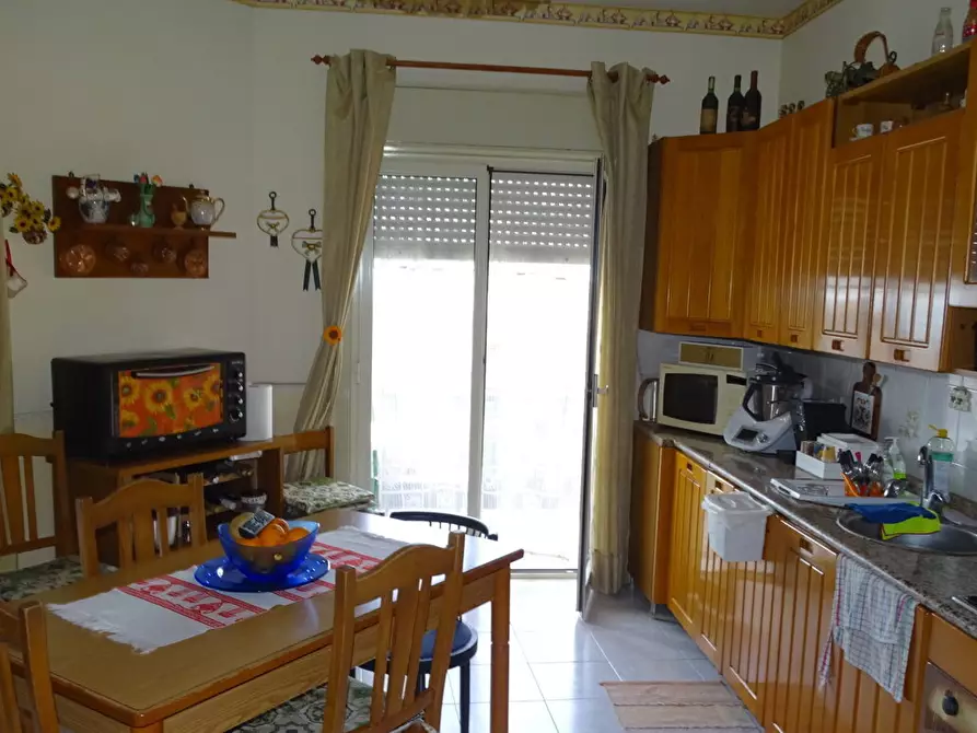 Immagine 3 di Quadrilocale in vendita  in Via Antonino Corsaro 8 a Camporotondo Etneo