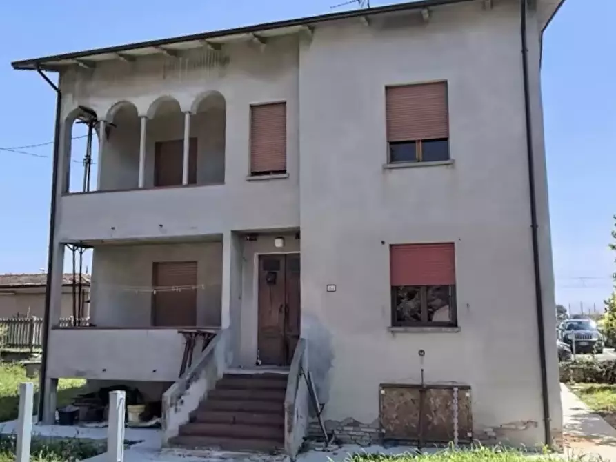 Immagine 1 di Rustico / casale in affitto  in Via I Maggio 12 a Rolo