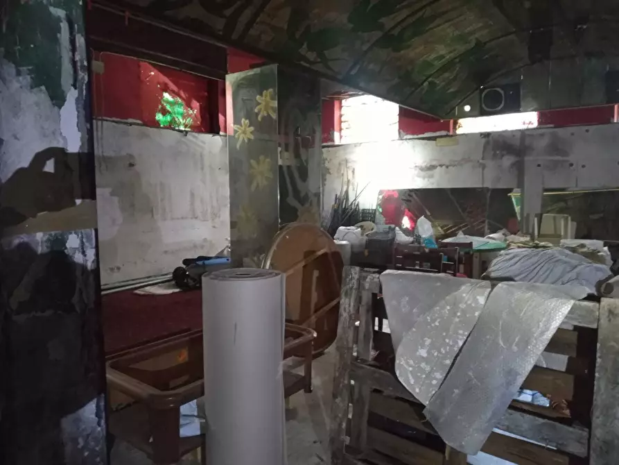 Immagine 8 di Showroom in vendita  in Via Arziglia 111 a Bordighera