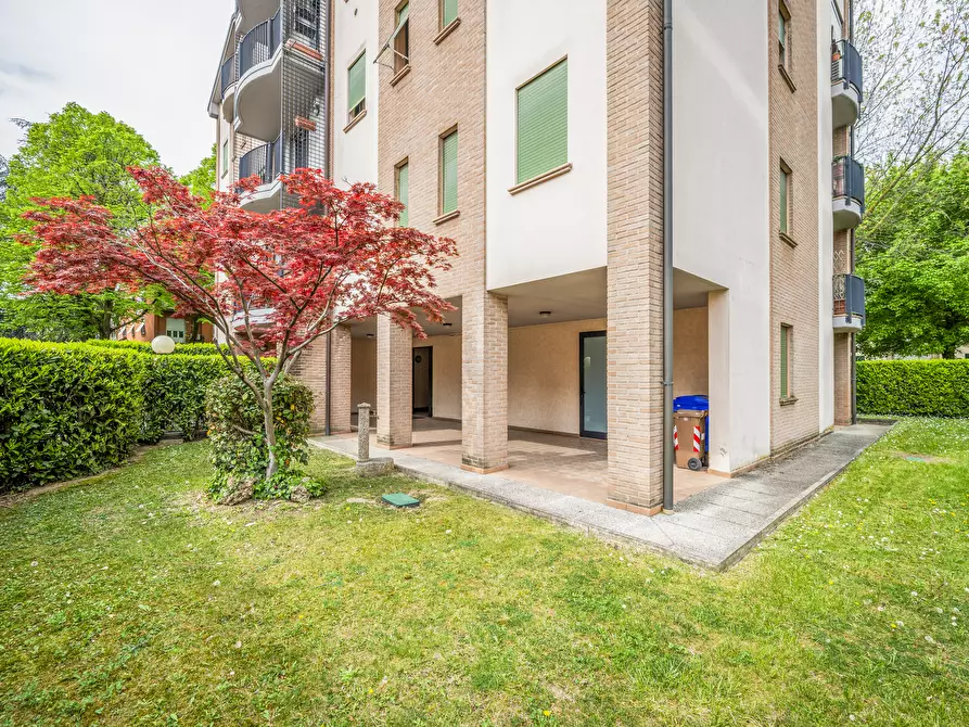 Immagine 17 di Quadrilocale in vendita  in Piazza Lubiana 4863 a Parma