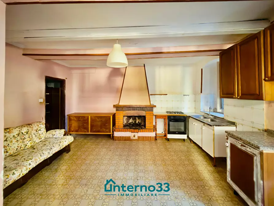 Immagine 3 di Trilocale in vendita  in Via Castagno 39 a Ortonovo