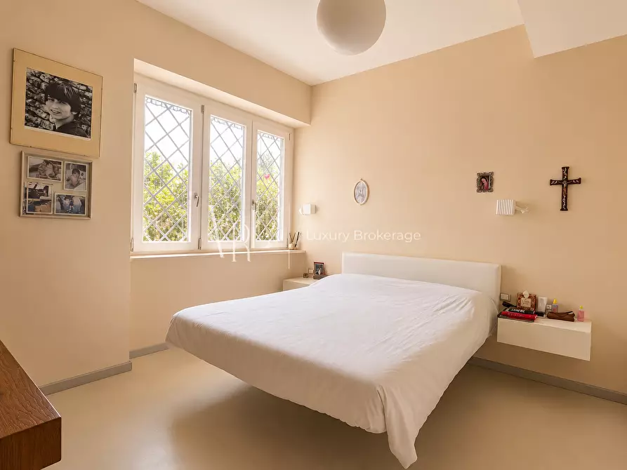 Immagine 29 di Villa in vendita  a Roma