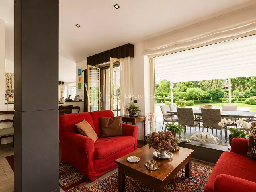 Immagine 11 di Casa bifamiliare in vendita  a Roma