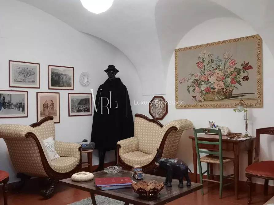Immagine 32 di Palazzo in vendita  a Arezzo