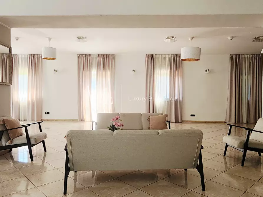 Immagine 7 di Residence in vendita  in Via Appia Antica a Roma