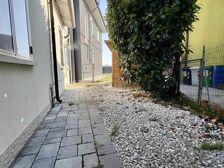 Immagine 22 di Villa in vendita  in Viale dei Mille 160 a Rovigo