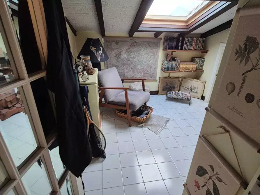 Immagine 3 di Mansarda in vendita  a Viareggio