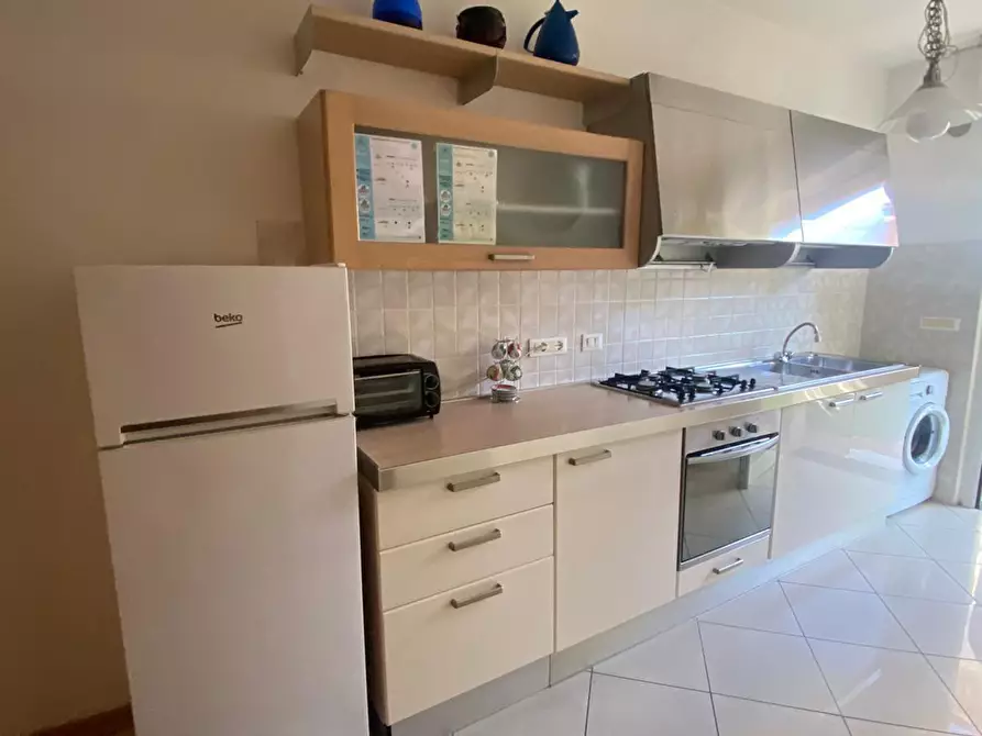 Immagine 1 di Trilocale in affitto  a Viareggio