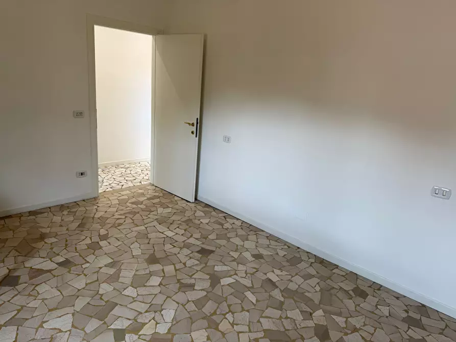 Immagine 10 di Quadrilocale in affitto  in Via Avesella 9 a Bologna