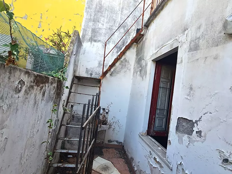 Immagine 12 di Trilocale in vendita  in Via la Farina 22 a Riposto