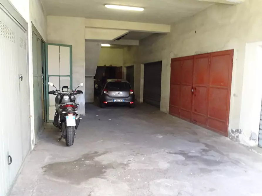 Immagine 5 di Garage in vendita  in Via Calvario a San Pietro Clarenza