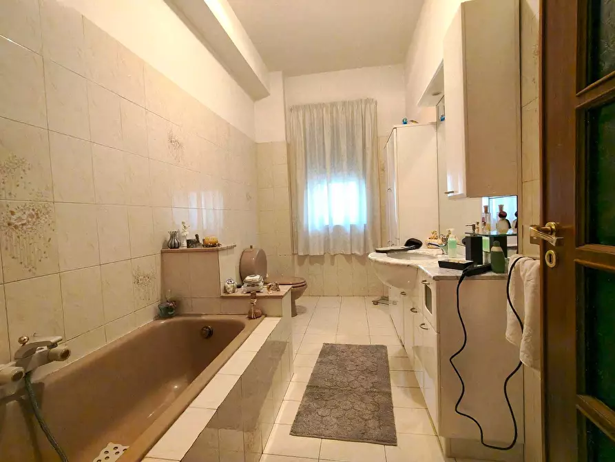 Immagine 26 di Pentalocale in vendita  in Via Bachelet 1 a Misterbianco