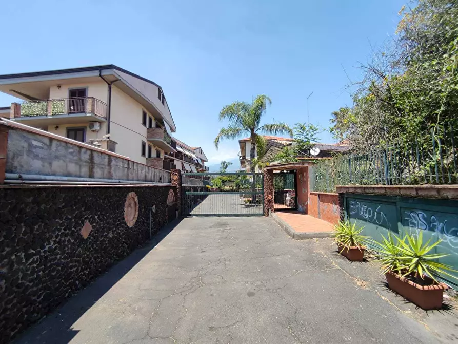 Immagine 24 di Bilocale in vendita  in Via Idria 52 a Tremestieri Etneo