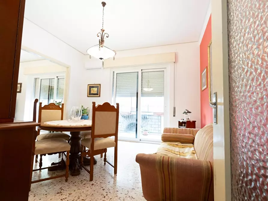 Immagine 3 di Pentalocale in vendita  in Via Caronda 178 a Catania