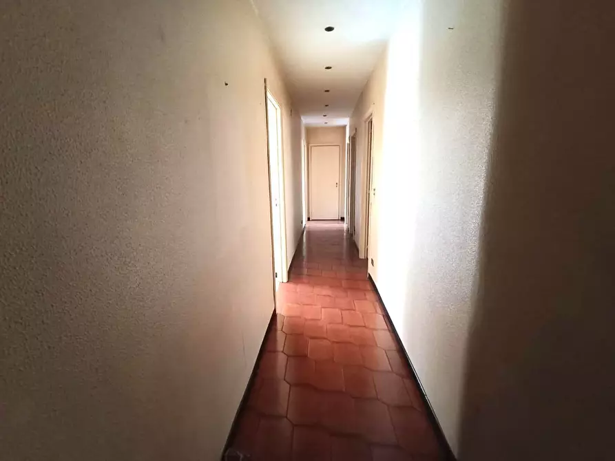 Immagine 4 di Trilocale in vendita  a Aci Castello