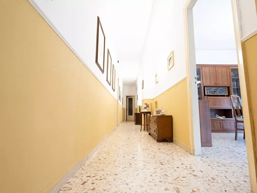 Immagine 9 di Pentalocale in vendita  in Via Caronda 178 a Catania